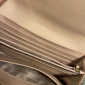 Blush pink Michael kors wallet, never used